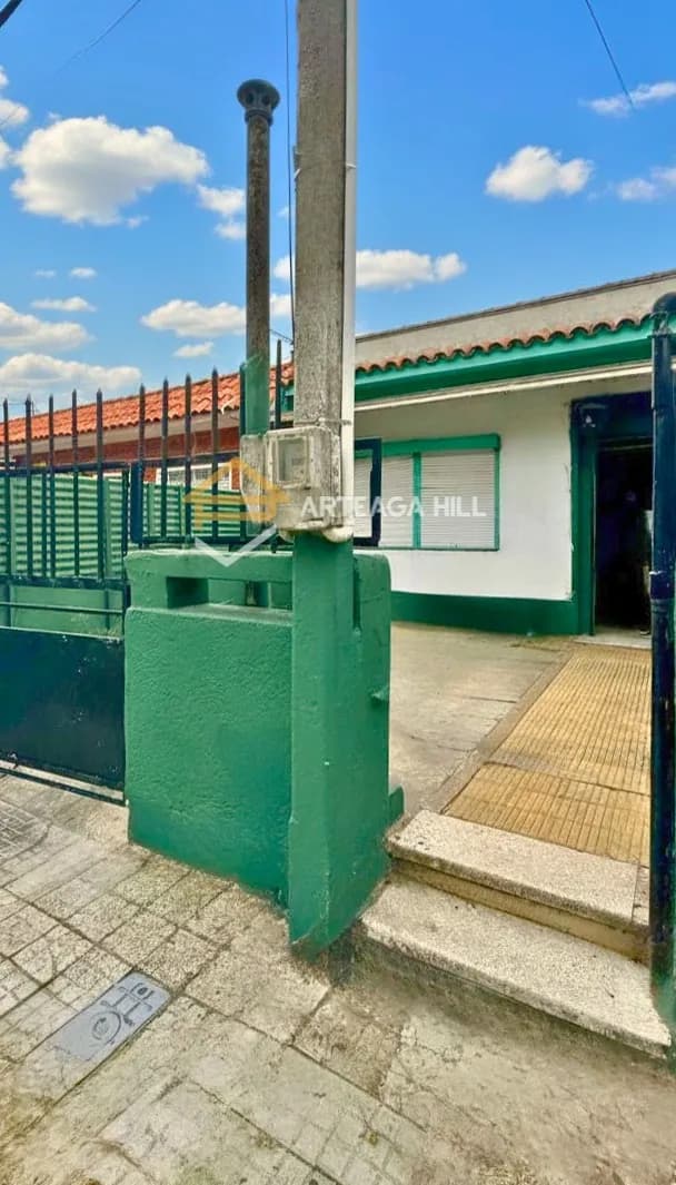 Venta | Casa En Ph Para Reciclar En La Unión 2 Dormitorios, Cochera Y Patio | Gran Oportunidad De Revalorización Usd 55.000