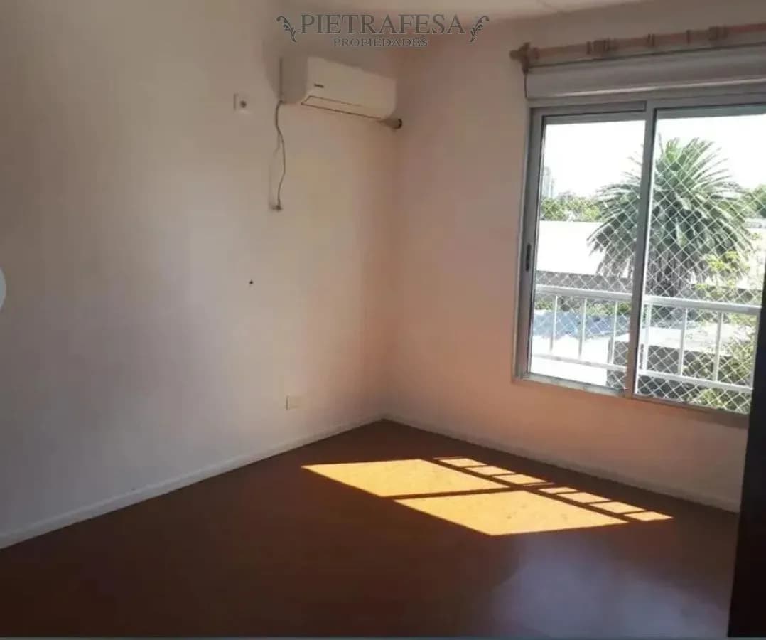 Apartamento En Alquiler, 2 Dormitorios, 1 Baño, Terraza Con Parrillero, Garaje Doble. Pocitos. — foto 2