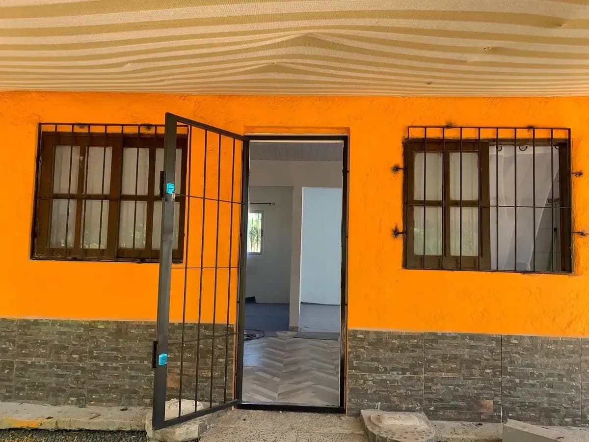 Alquiler Casa 2 Dormitorios Con Gran Jardín En Pinamar — foto 3