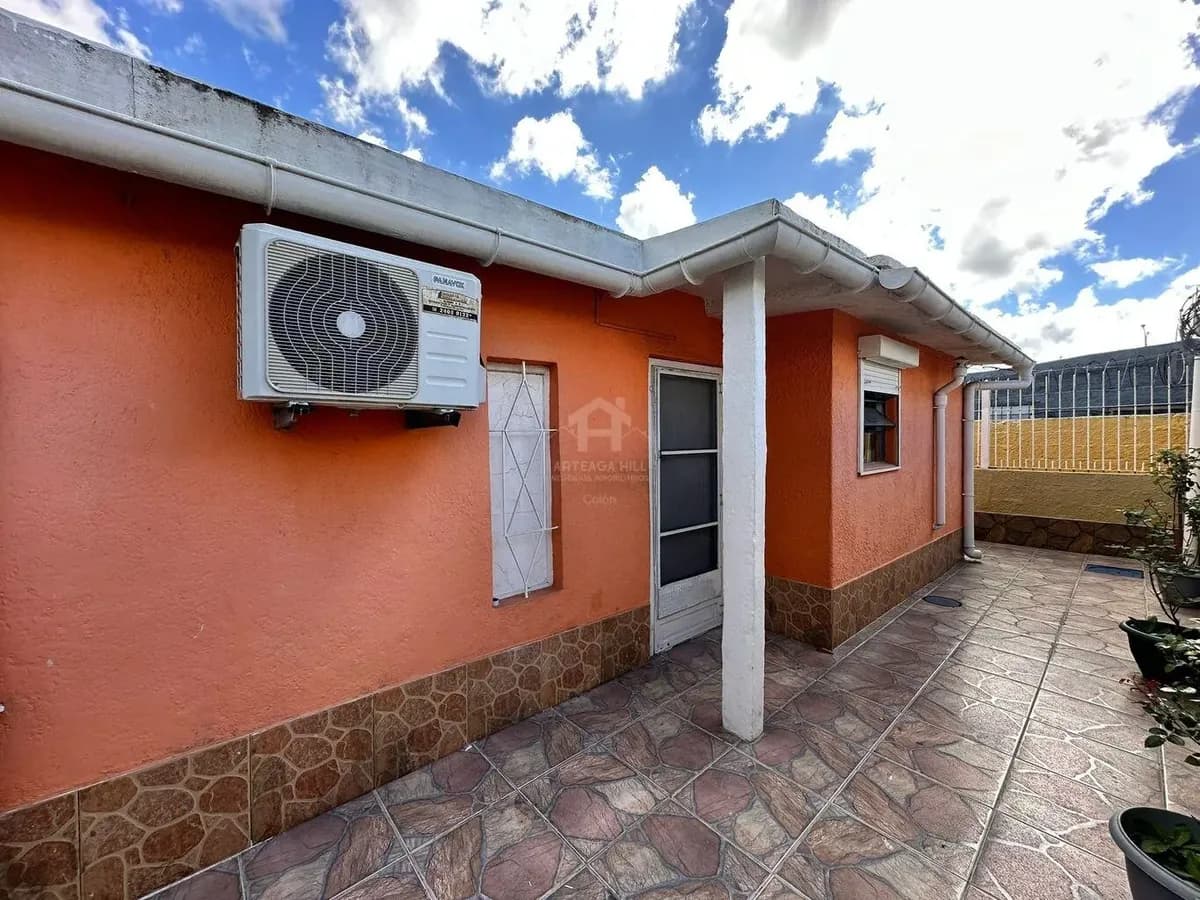 Alquilo: Casa De 2 Dormitorios En Sayago — foto 2