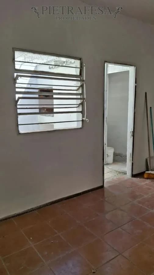 Casa En Alquiler, 2 Dormitorios, 1 Baño, Patio Con Parrillero, Azotea. Prado. — foto 1