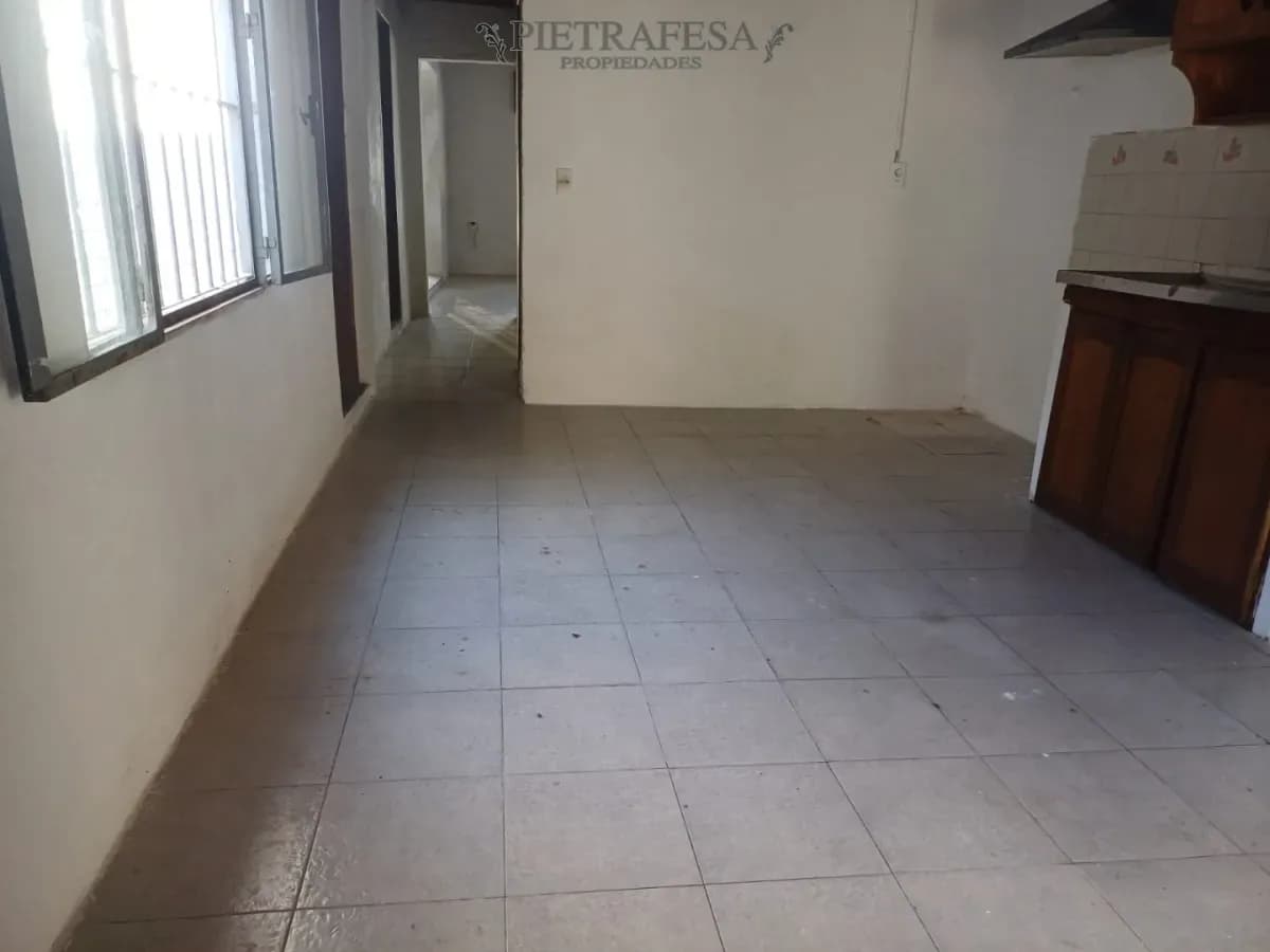 Casa En Alquiler, 3 Dormitorios, 1 Baño, Patio, Cochera. Brazo Oriental. — foto 3