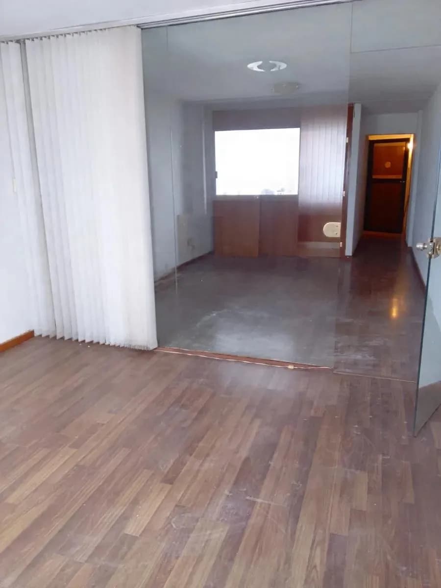 Alquiler Apartamento U Oficina 1 Dormitorio, Piso Alto. Centro Sobre 18 De Julio — foto 2