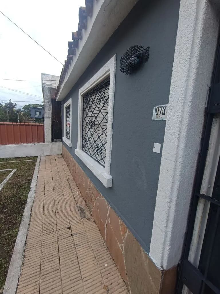 Casa En Alquiler 2 Dormitorios Con Fondo Y Jardín Zona Mariscal Foch — foto 1