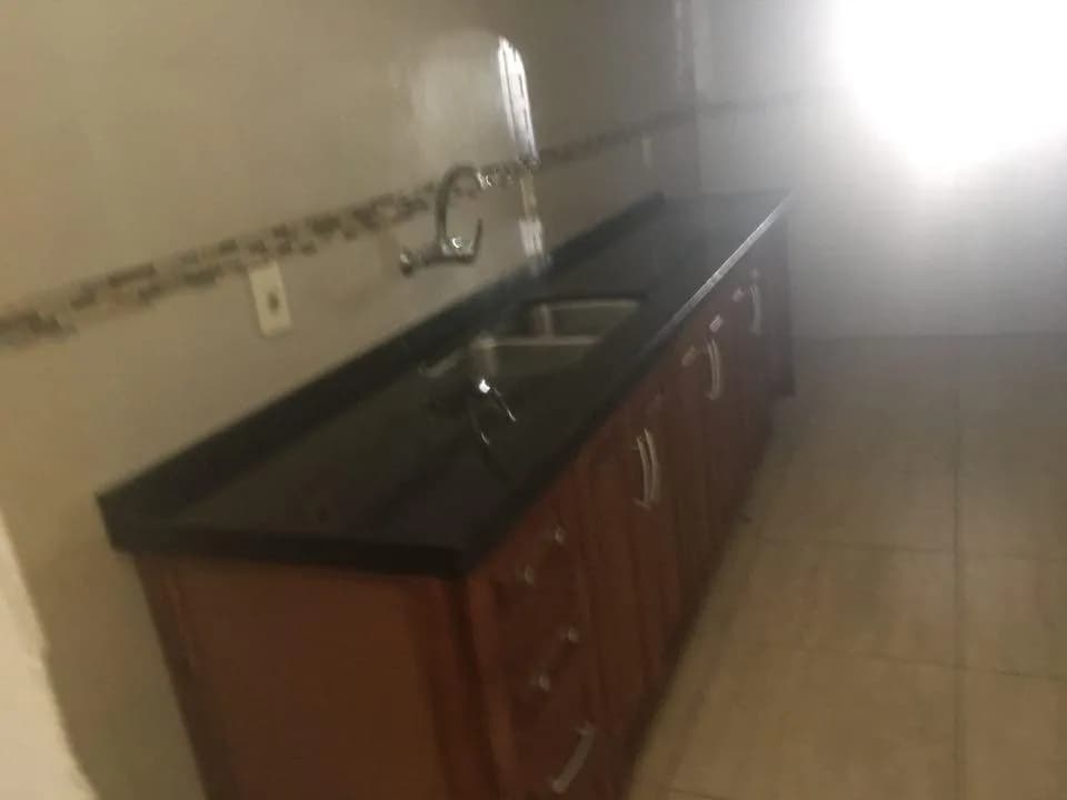 Alquiler Casa 3 Dormitorios Con Patio Y Garaje En Pocitos — foto 1