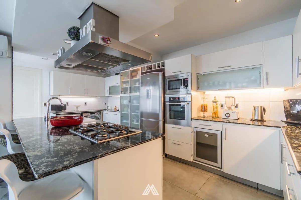 Alquiler Casa 4 Dormitorios 2 Baños Garaje Pocitos — foto 1