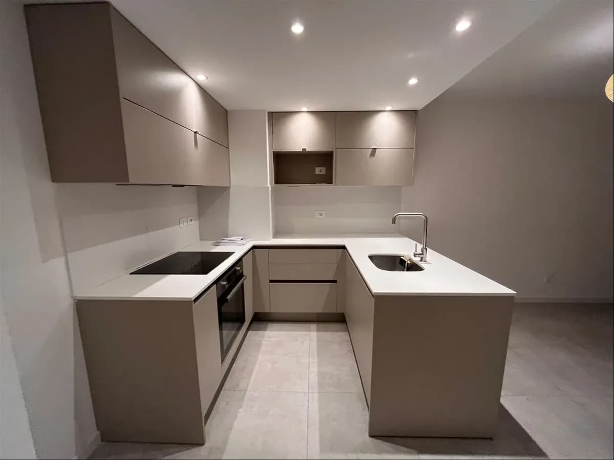 Alquiler,apartamento 1 Dormitorio + Garaje ,punta Carretas,piso Alto — foto 2