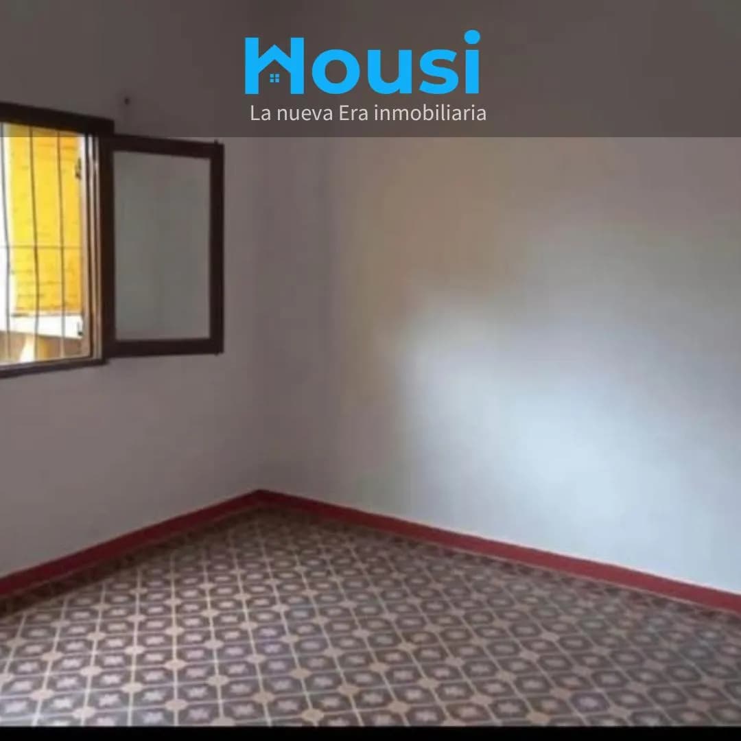 Alquiler Casa 2 Dormitorios Con Garaje Y Patio En Colón