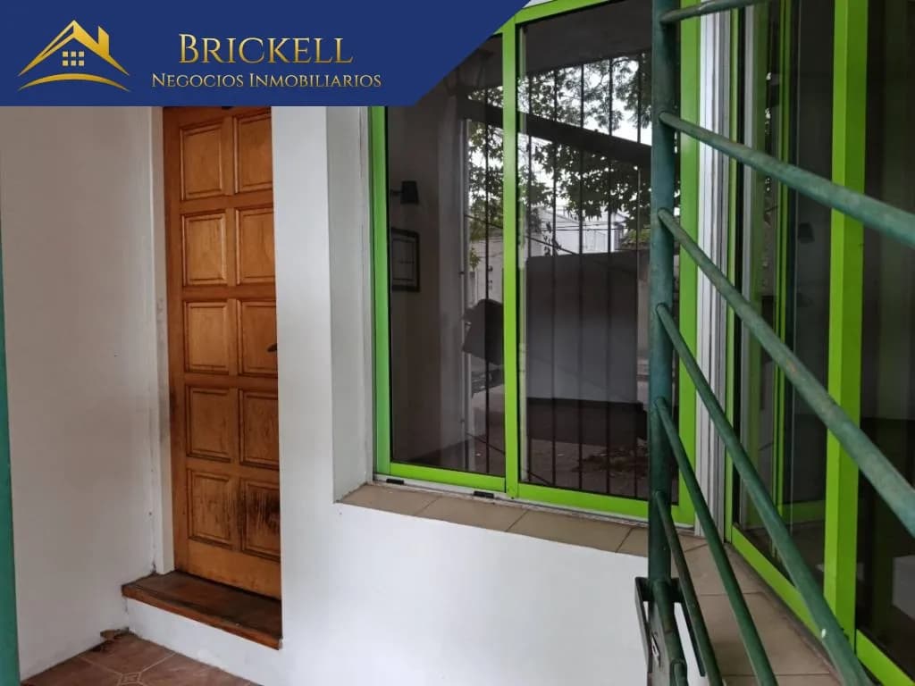 Apartamento En Alquiler 2 Dormitorios A Dos Cuadras De Av. Millán Y A Tres De Bv. Artigas.