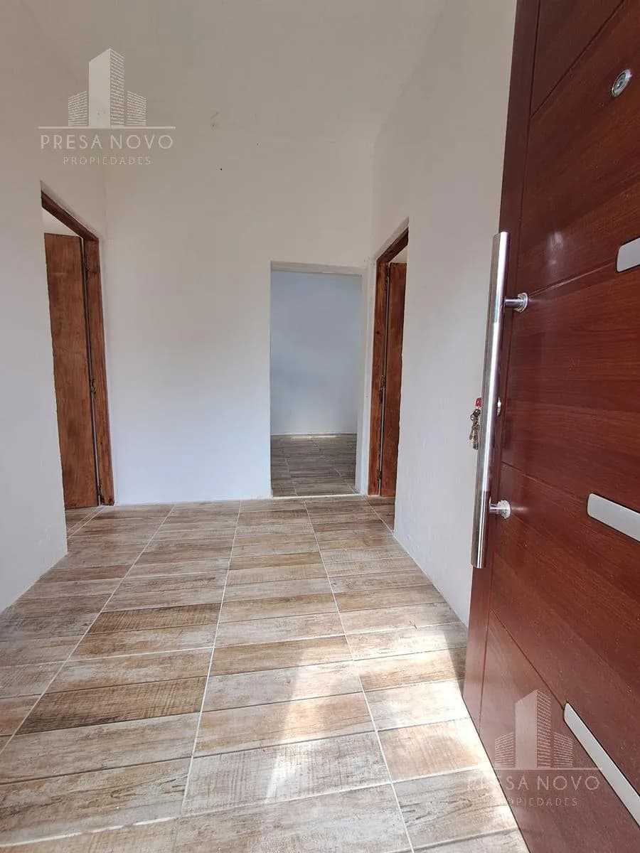 Casa En Venta En Las Piedras Hecha A Nuevo! — foto 3