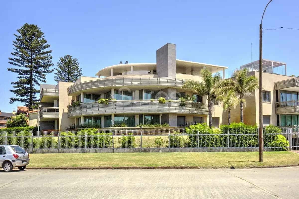 Apartamento En Alquiler Sobre La Rambla De Carrasco