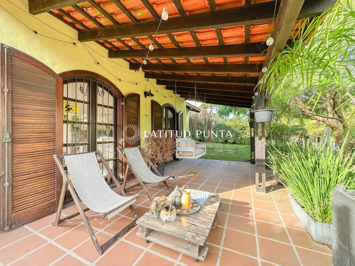 Casa En Pinares, 3 Dormitorios Más Dependencia — foto 3