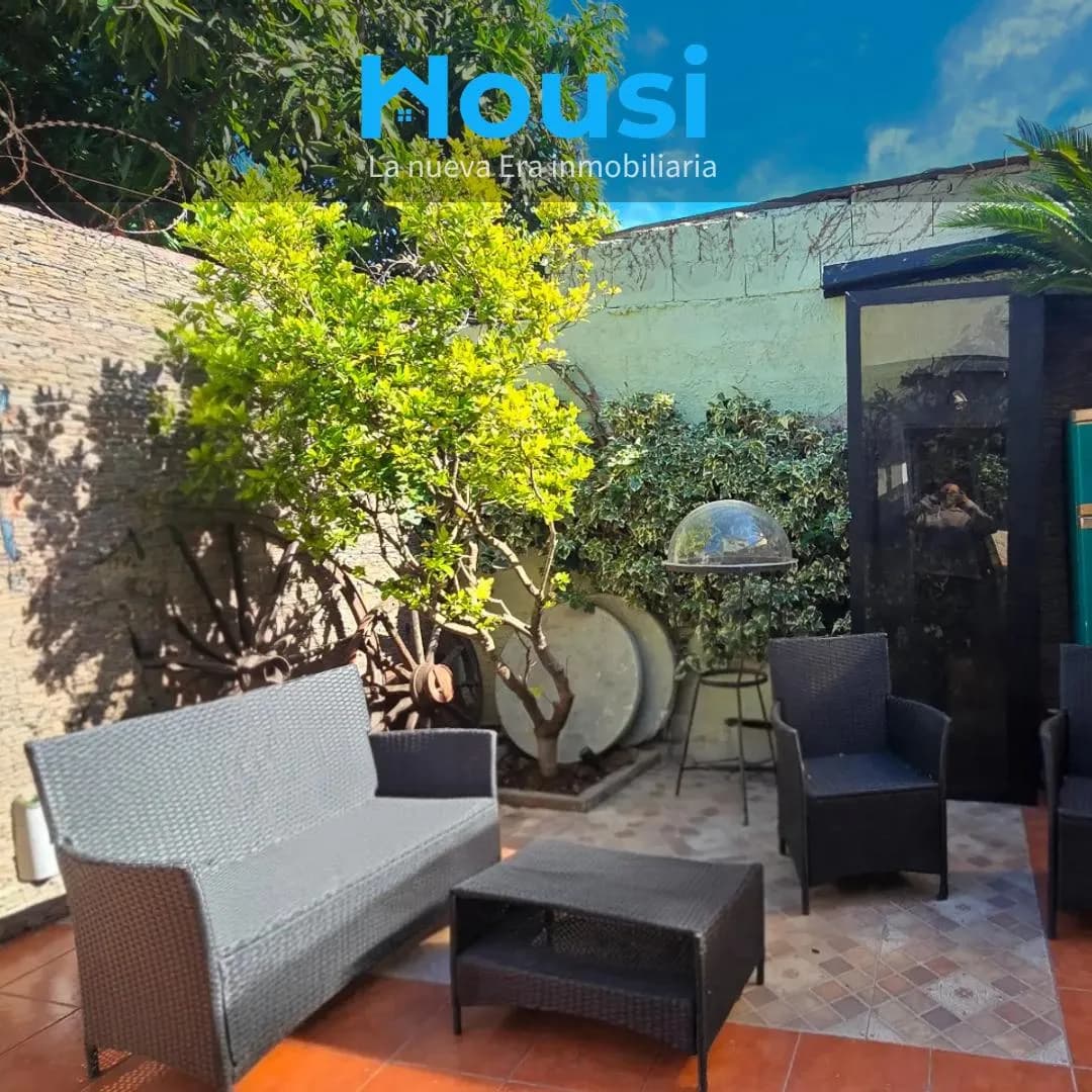 Venta Casa 3 Dormitorios Dos Plantas, Con Cochera Y Amplio Patio En Buceo