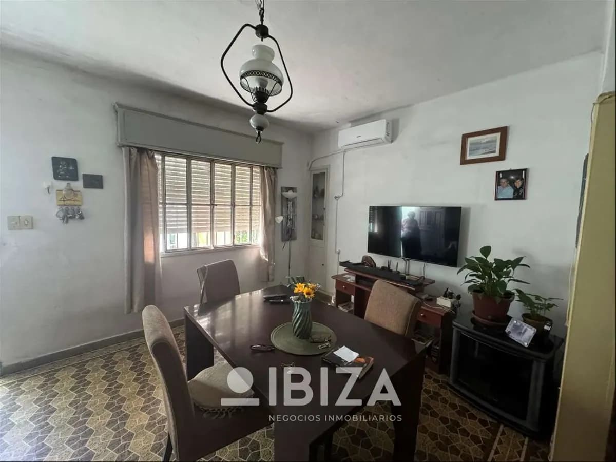 Venta Con Renta Casa Con Jardín, Patio Y Garage En Prado Norte — foto 3