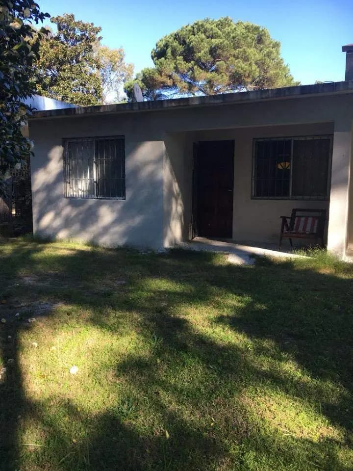 Alquiler Casa 2 Dormitorios Villa Argentina Con Cochera Y Piscina