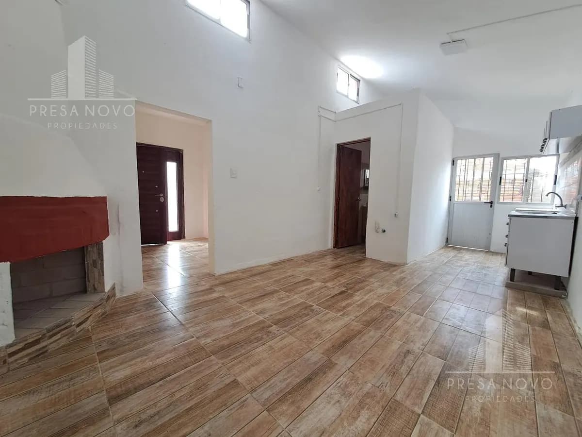 Casa En Venta En Las Piedras Hecha A Nuevo! — foto 4