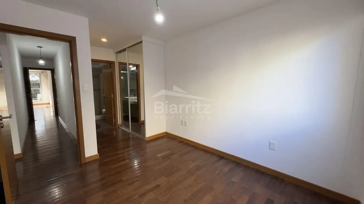 Alquiler Apartamento De 2 Dormitorios En Punta Carretas Frente Al Parque Villa Biarritz — foto 4
