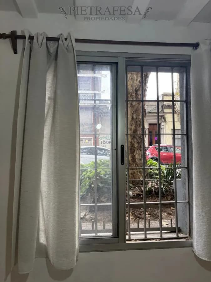 Apartamento En Alquiler, 2 Dormitorios, 1 Baño, Terraza Con Parrillero. Sin Gastos Comunes. Parque Rodó. — foto 4