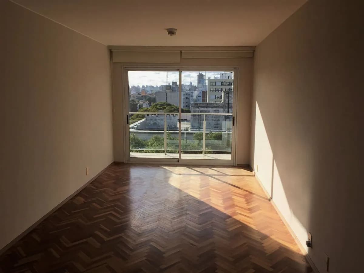 Alquiler Apartamento 2 Dormitorios Parque Rodó Con Garage Con Calefaccion