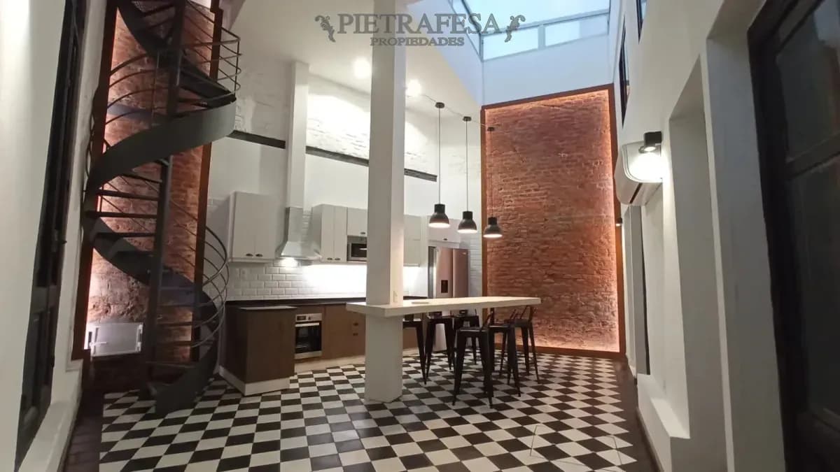 Casa En Alquiler, 4 Dormitorios, 2 Baños. Amueblada. Villa Muñoz.