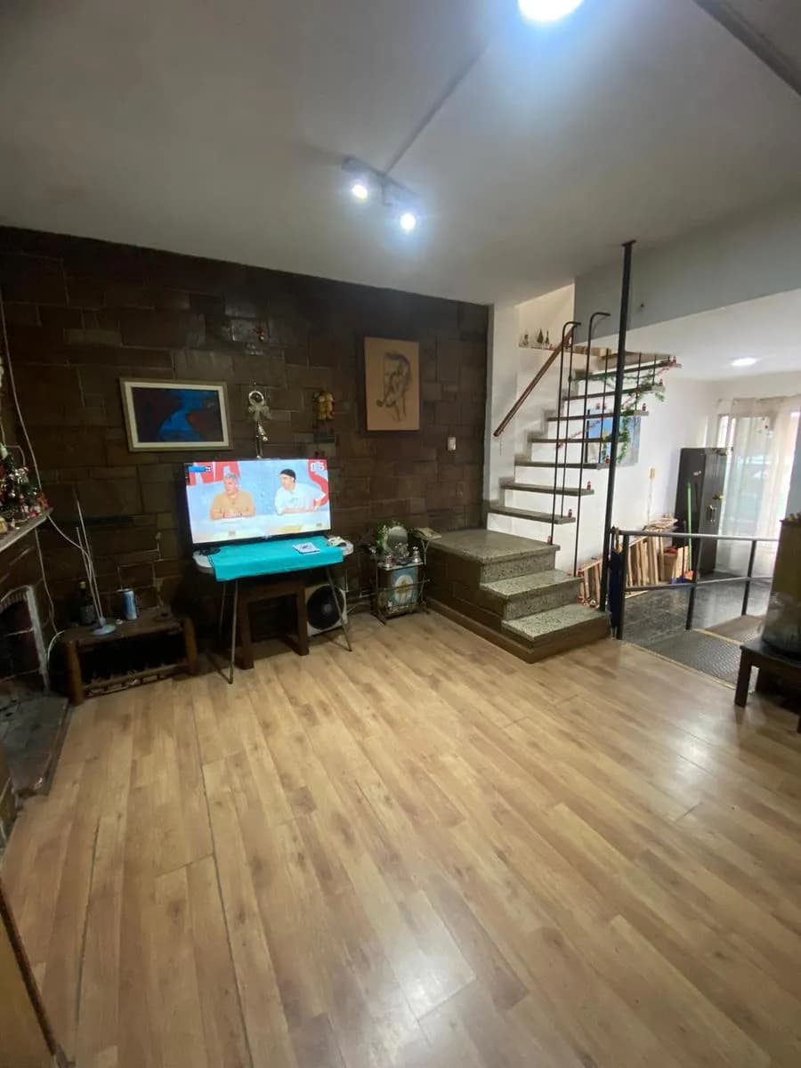 Venta Casa 3 Dormitorios Más Escritorio. A Metros De 18 De Julio, Terminal 3 Cruces Y Centros De Salud. Excelente Zona De Tres Cruces. — foto 3