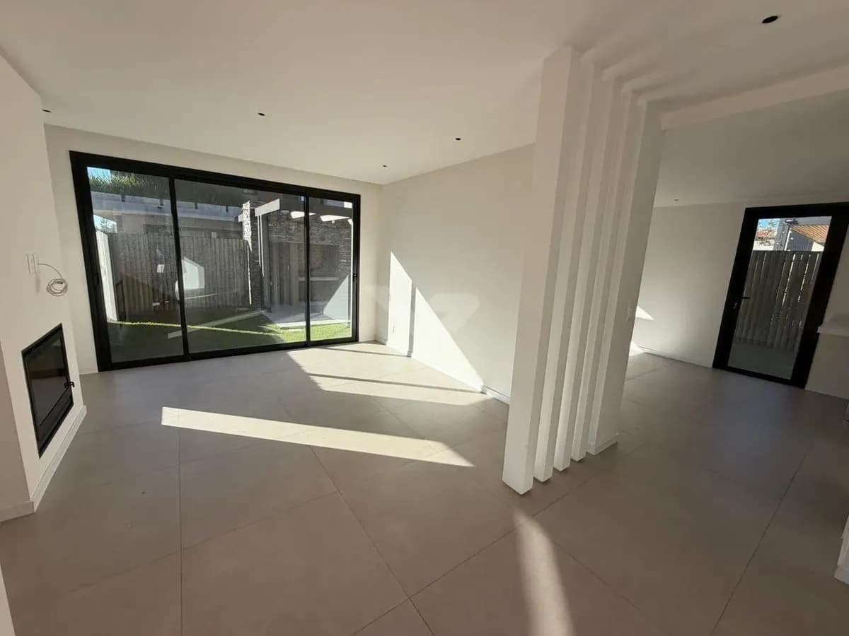Alquiler Casa Housing En Parques. 3 Dormitorios. Seguridad. Jardin. Piscina — foto 4