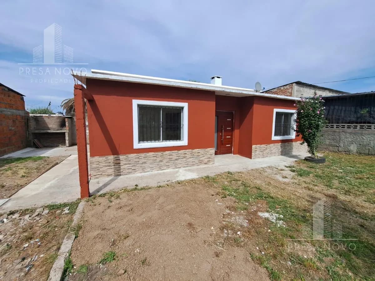 Casa En Venta En Las Piedras Hecha A Nuevo!