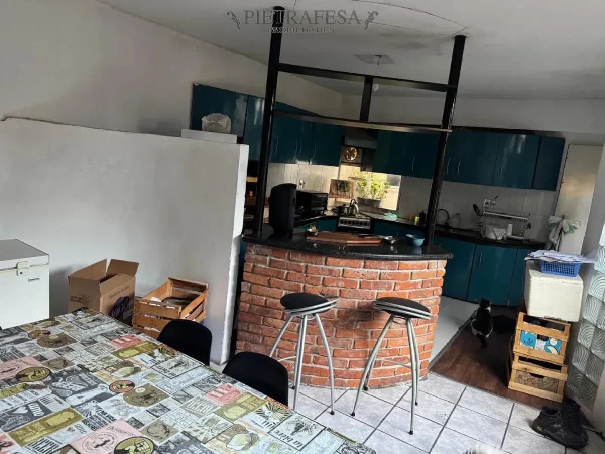 Casa En Alquiler, 3 Dormitorios, 1 Baño, Patio Con Parrillero. Tres Cruces. — foto 2