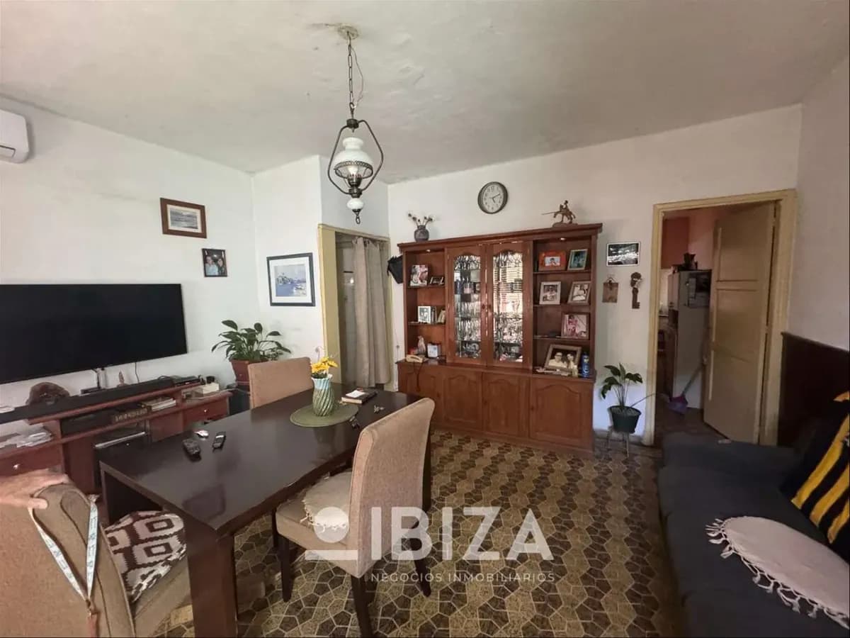 Venta Con Renta Casa Con Jardín, Patio Y Garage En Prado Norte — foto 4