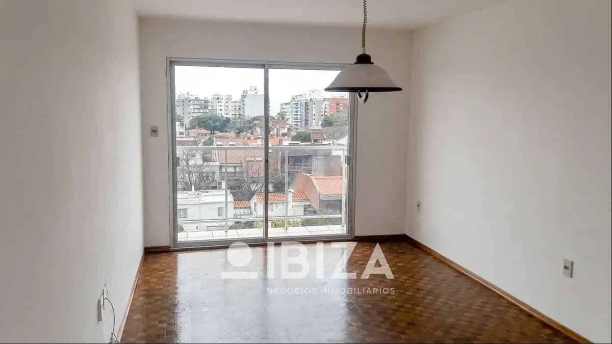 Pocitos Alquiler Monoambiente Con Balcón Sobre 26 De Marzo