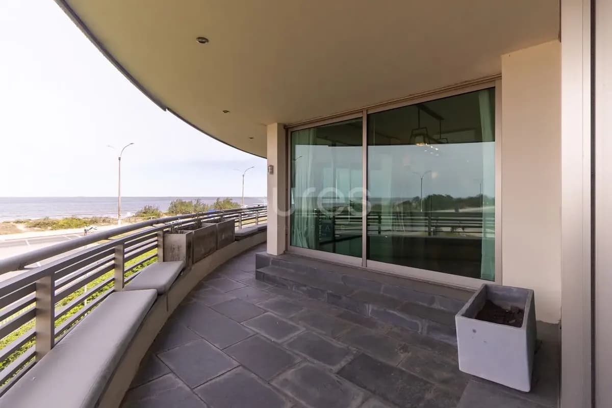 Apartamento En Alquiler Sobre La Rambla De Carrasco — foto 4