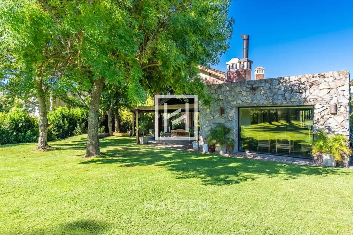 Venta Casa 3 Dormitorios En Lomas De La Tahona (73) - Jardín Al Golf - Barrio Privado