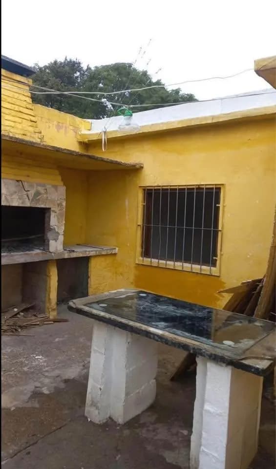 Alquiler Casa 2 Dormitorios Con Garaje Y Patio En Colón — foto 2