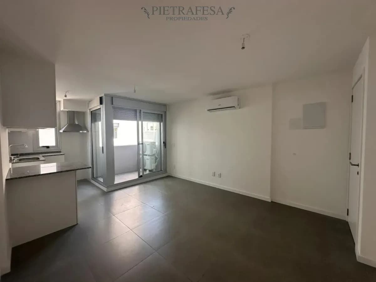 Apartamento En Alquiler, 1 Dormitorio, 1 Baño, Terraza. La Blanqueada.