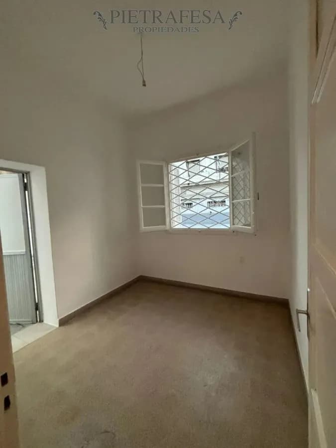 Apartamento En Alquiler, 2 Dormitorios, 1 Baño, Terraza. Ciudad Vieja. — foto 3