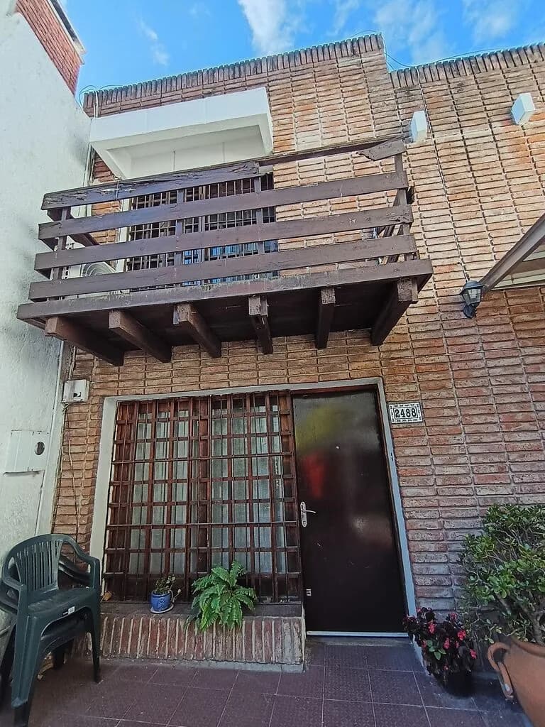 En Venta Casa Con Garaje, Parrillero, Patio Y Terraza Transitable En Pq. Batlle
