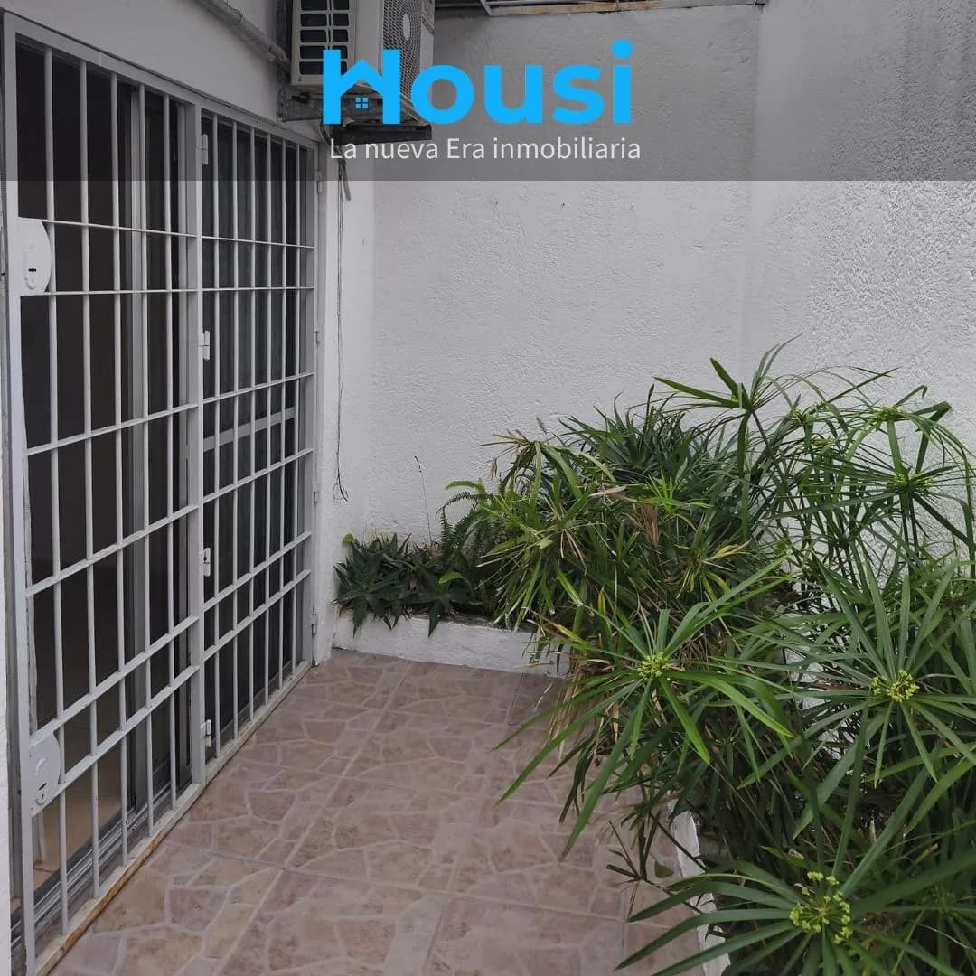 Alquiler Casa 1 Dormitorio Con Patio, Muy Luminosa Y Sin Gastos Comunes En Atahualpa