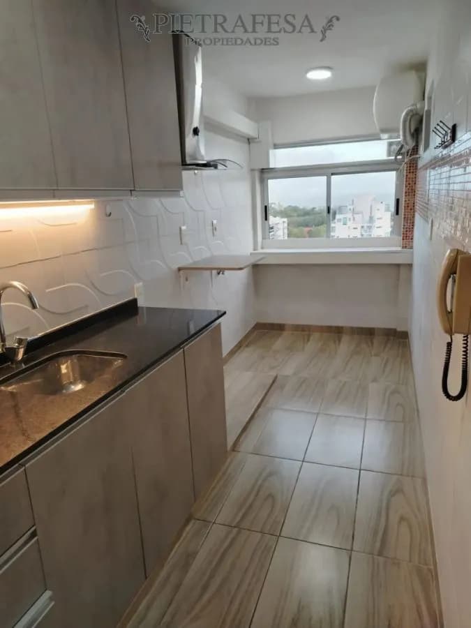 Apartamento En Alquiler, 2 Dormitorios, 1 Baño. Punta Carretas. — foto 2