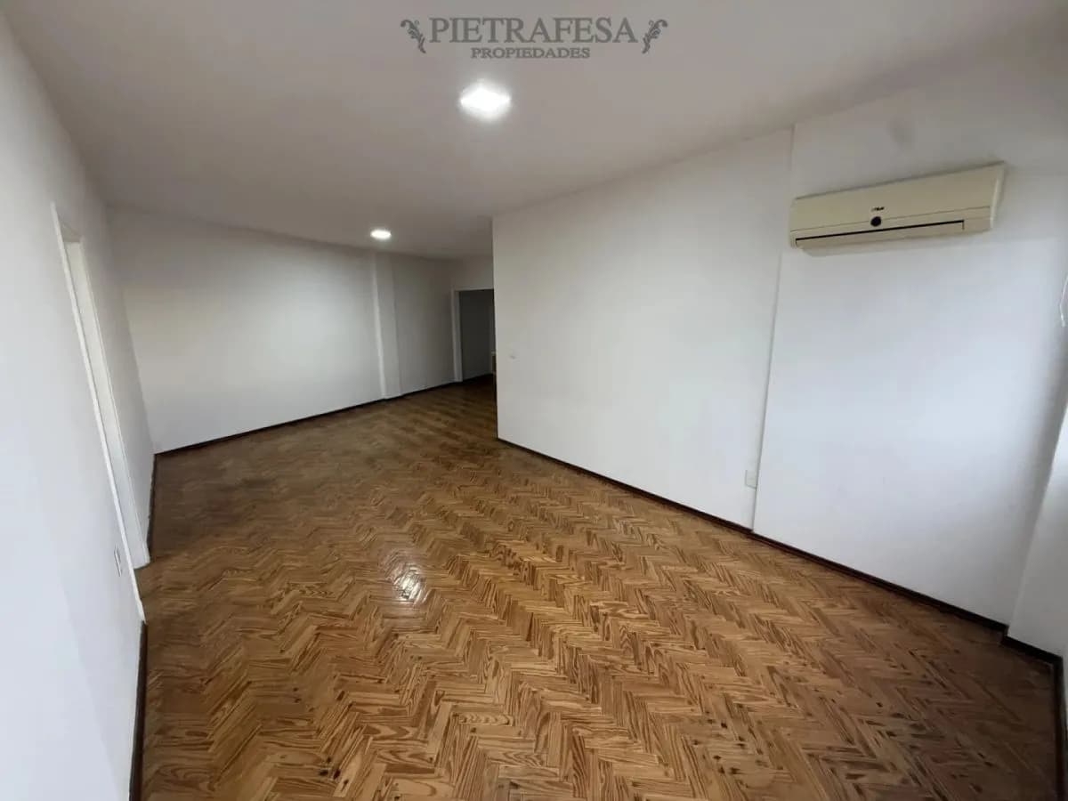 Apartamento En Alquiler, 3 Dormitorios, 2 Baños, Balcón. Brazo Oriental. — foto 4