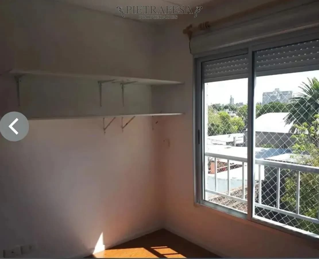 Apartamento En Alquiler, 2 Dormitorios, 1 Baño, Terraza Con Parrillero, Garaje Doble. Pocitos. — foto 3