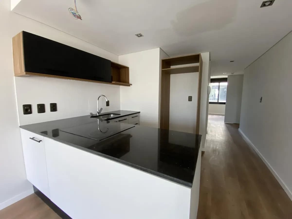 Alquiler De Apartamento Al Frente. 1 Dormitorio Más Escritorio! Pocitos Nuevo. — foto 4