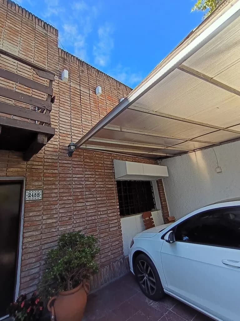 En Venta Casa Con Garaje, Parrillero, Patio Y Terraza Transitable En Pq. Batlle — foto 4