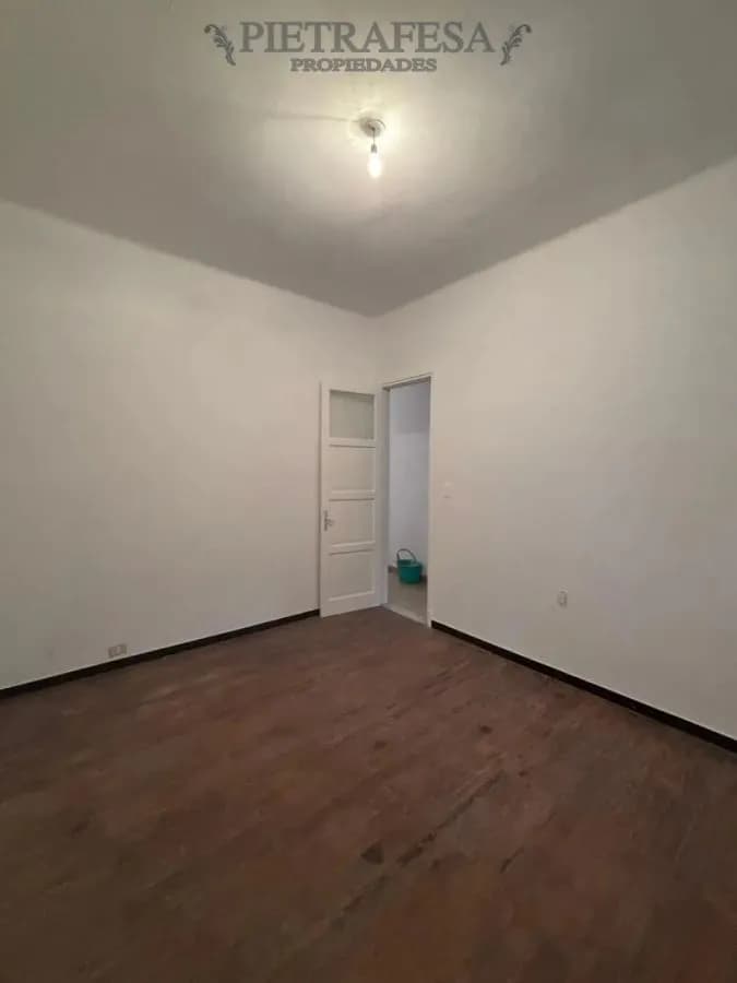 Apartamento En Alquiler, 2 Dormitorios, 1 Baño, Terraza. Ciudad Vieja. — foto 4