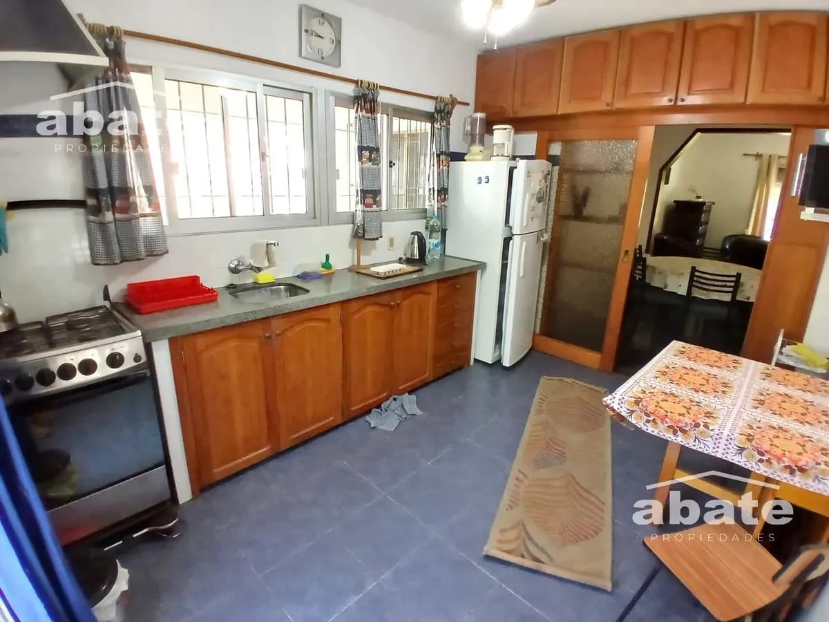 Venta De Hermosa Casa 3 D. Y Ap Al Fondo En Parque Del Plata — foto 2