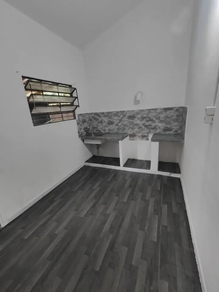 Alquiler Casa 1 Dormitorio Y Patio En Paso Carrasco — foto 2
