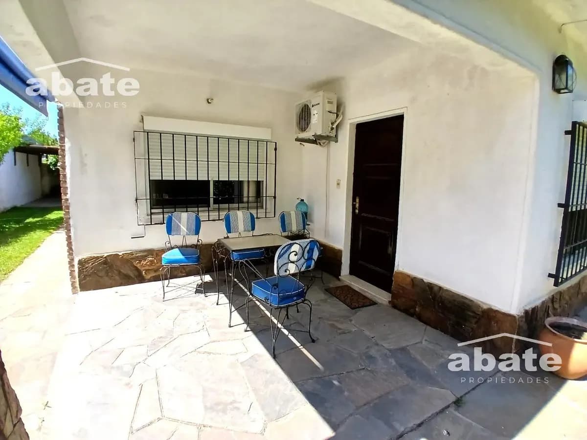 Venta De Hermosa Casa 3 D. Y Ap Al Fondo En Parque Del Plata — foto 3