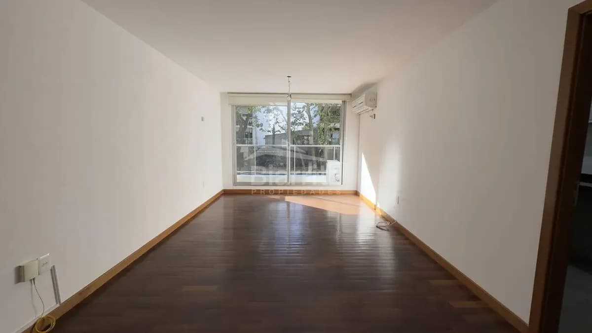 Alquiler Apartamento De 2 Dormitorios En Punta Carretas Frente Al Parque Villa Biarritz