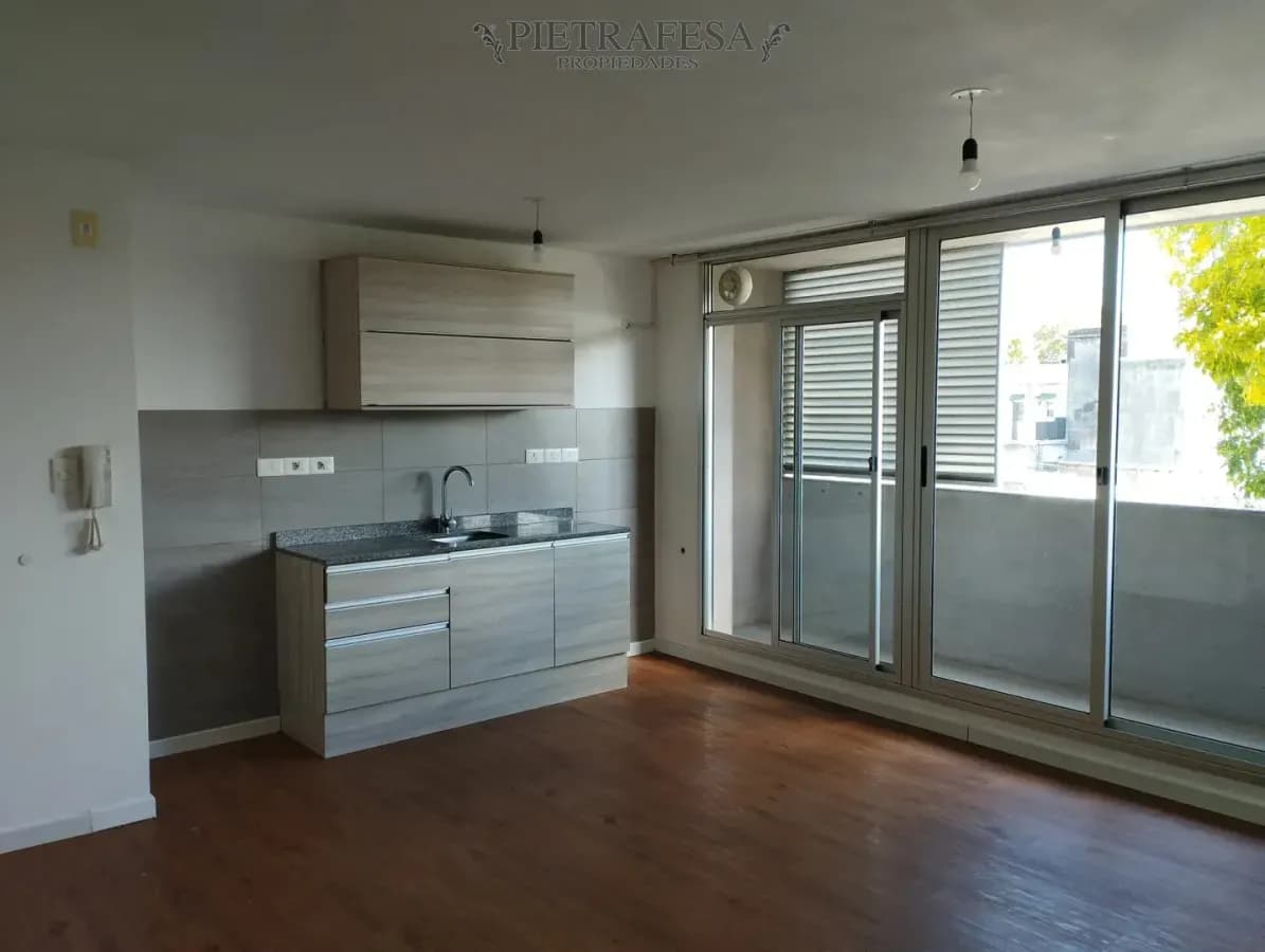Apartamento En Alquiler, 2 Dormitorios, 1 Baño, Balcón. Brazo Oriental. — foto 4