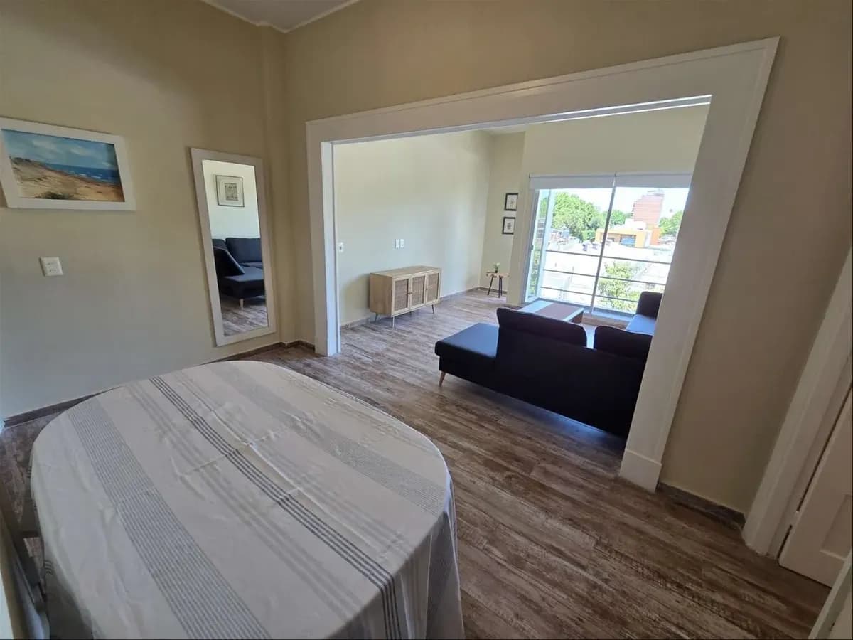 Alquiler Hermoso Apto 3 Dormitorios 2 Baños Con Muebles — foto 3