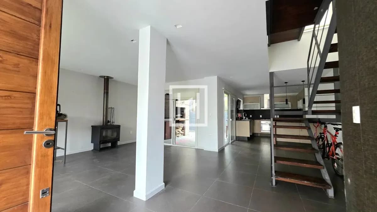 Alquiler Casa De 3 Dormitorios Y 3 Baños En Puertito Del Buceo | Parrillero | Seguridad | Cochera